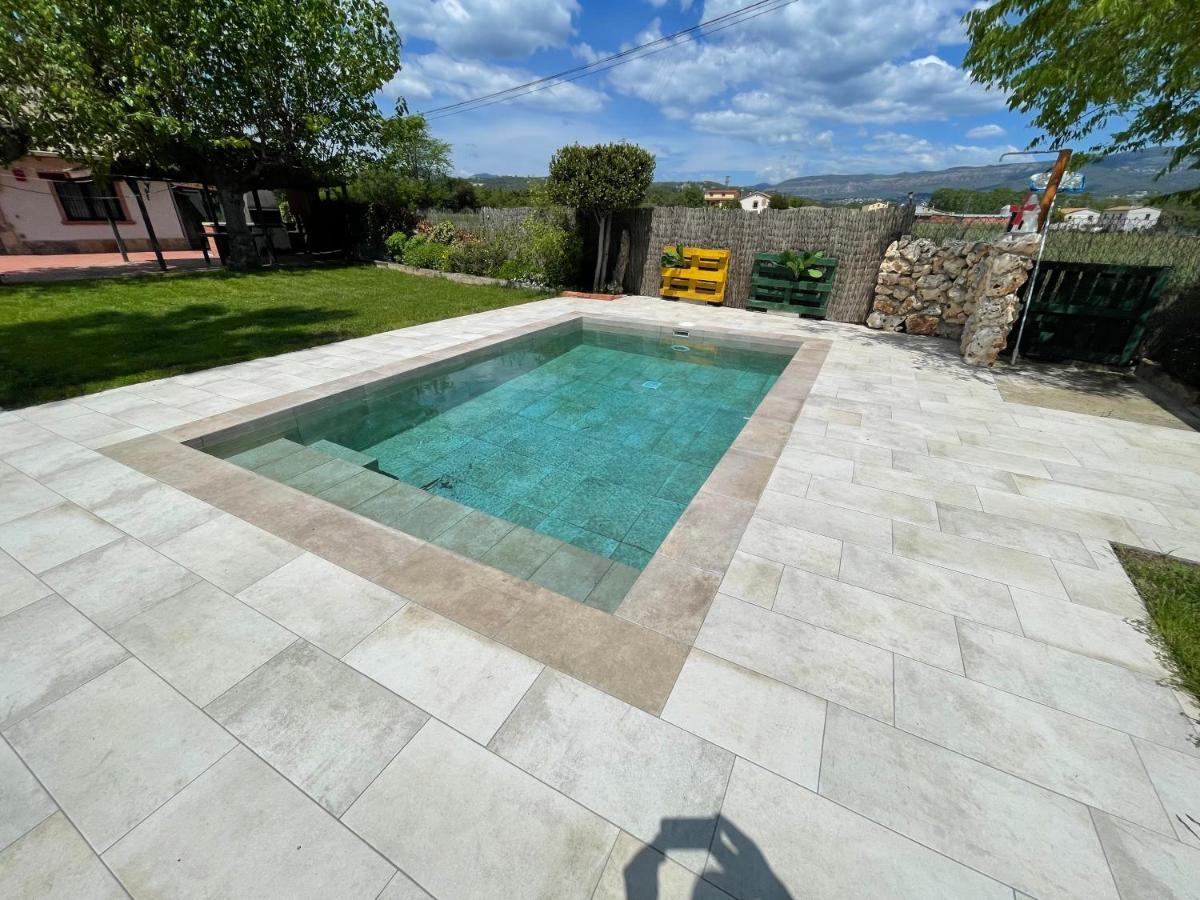 Molí den burch Santa Eulalia de Ronsaná Exterior foto