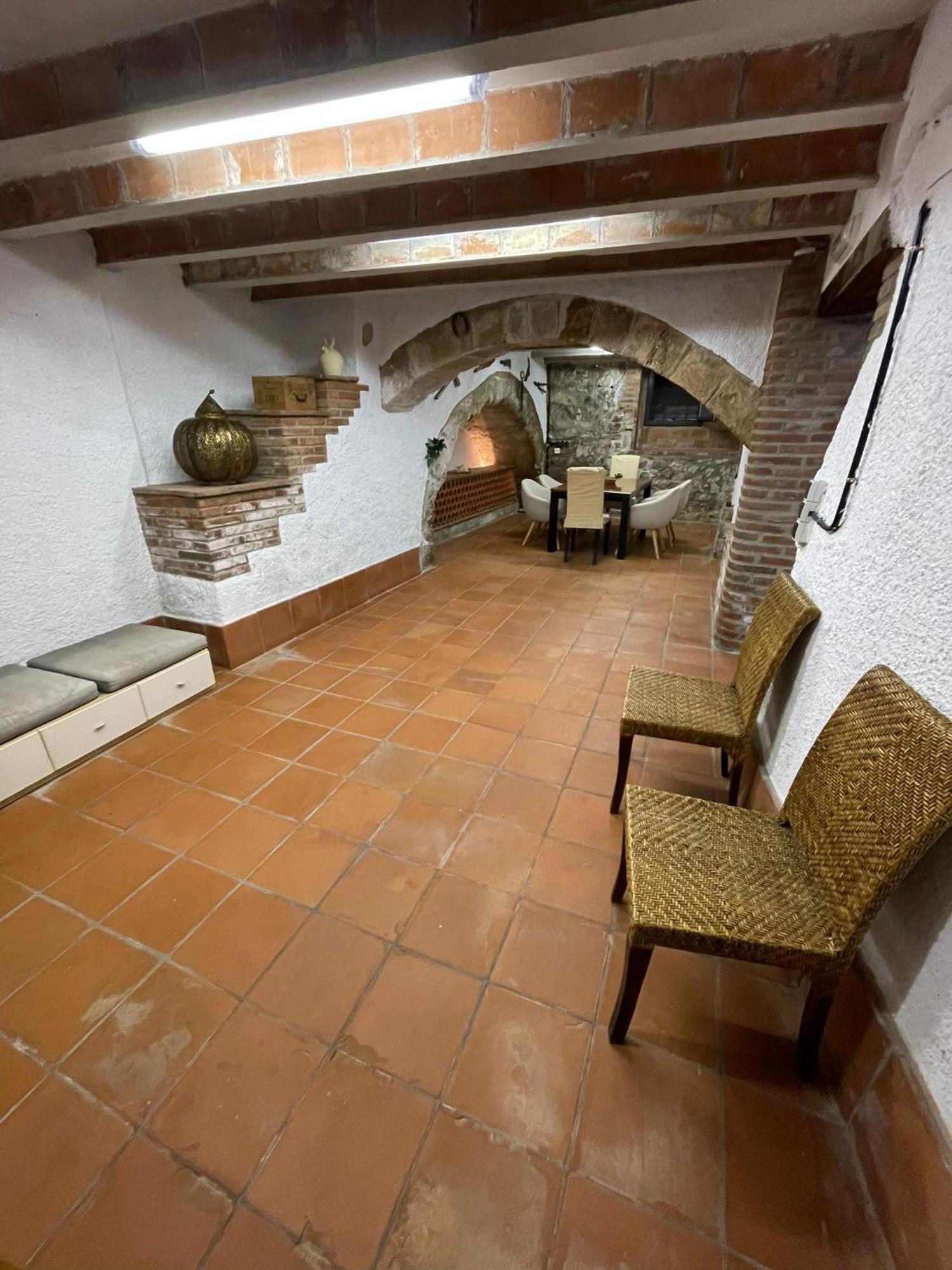 Molí den burch Santa Eulalia de Ronsaná Exterior foto
